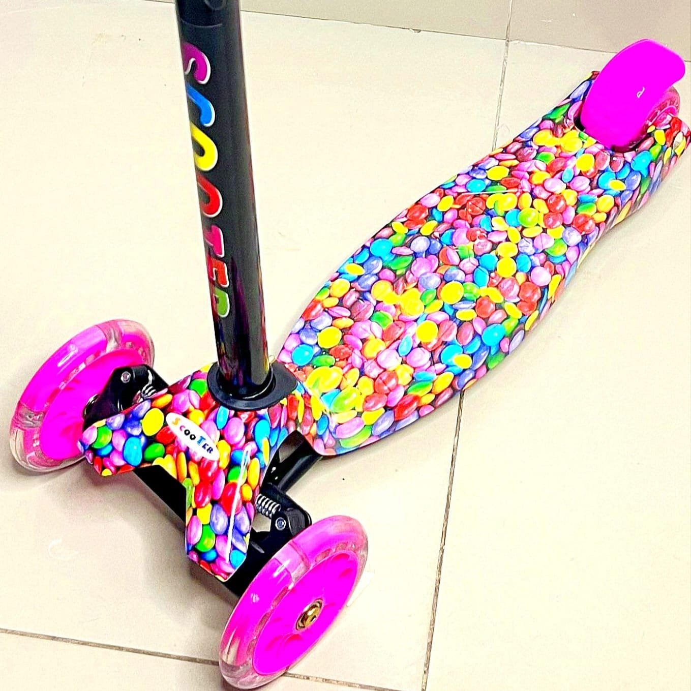 PATINETA SCOOTER ESTAMPADA  CON LUCES EN LAS RUEDAS