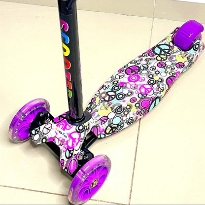 PATINETA SCOOTER ESTAMPADA  CON LUCES EN LAS RUEDAS