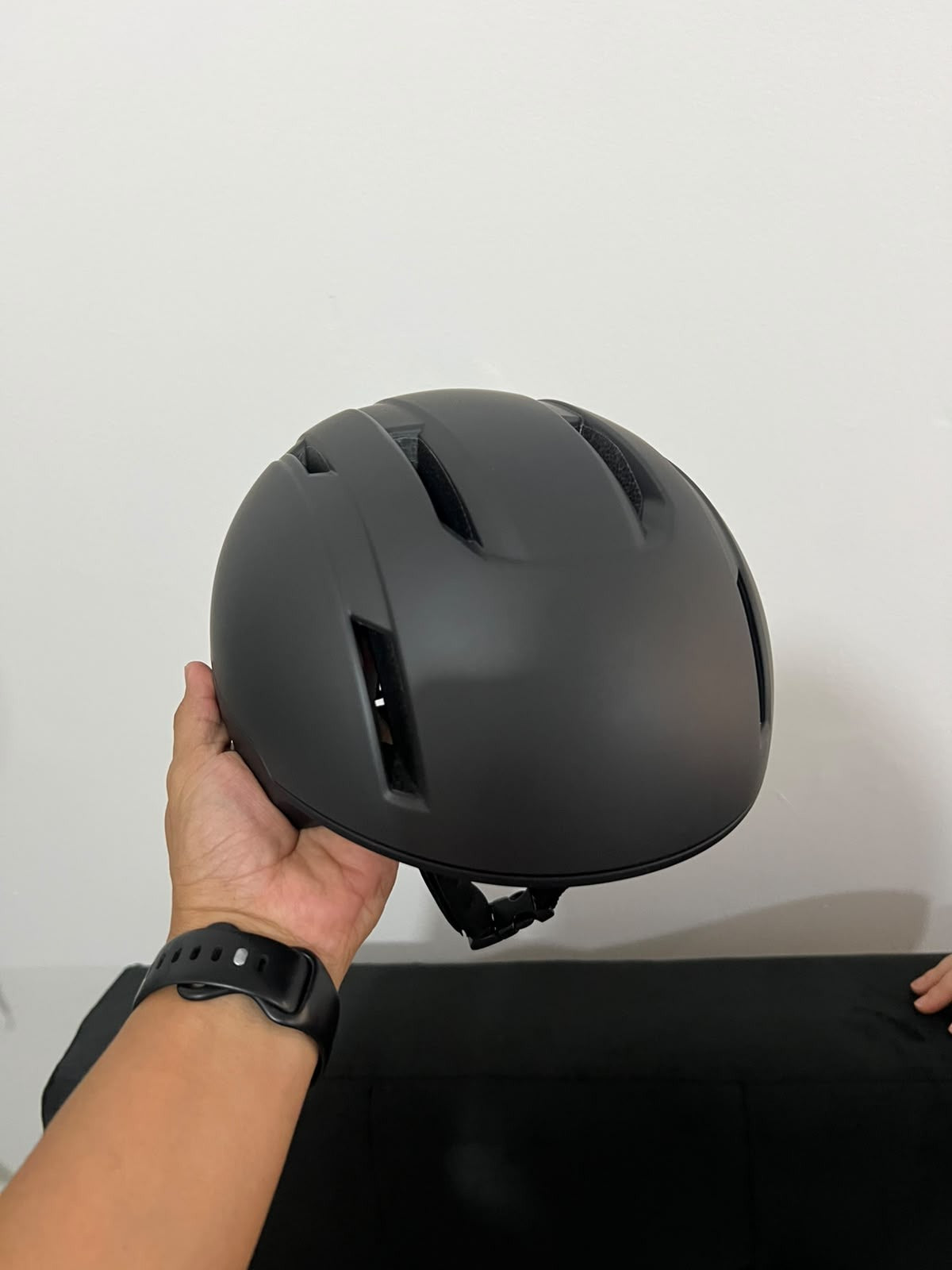 Casco De Protección Urbana Con Sistema De Ajuste Ergonómico Y Ventilación Aerodinámica